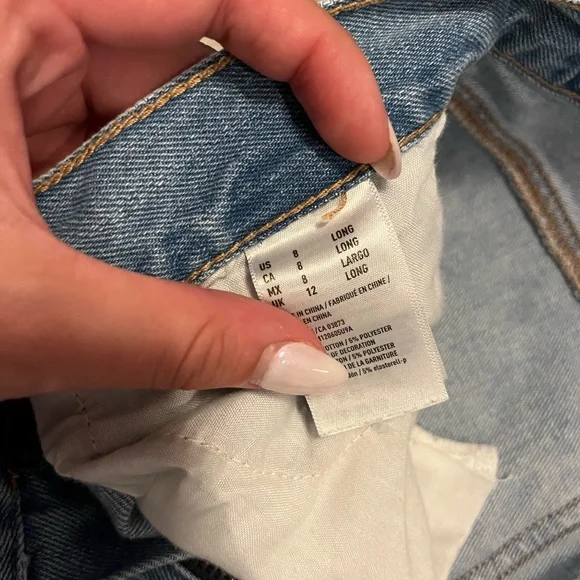American Eagle ripped mom jean - Picture 2 of 2